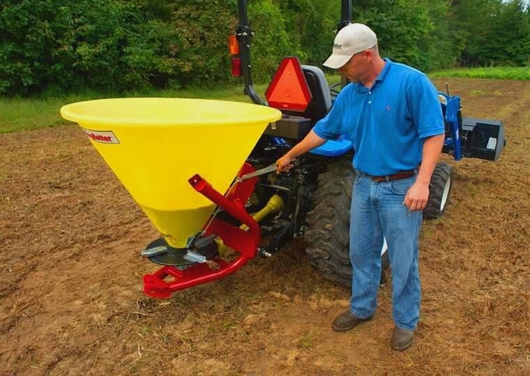 Hot Selling CDR Series 260L-1000L Plastic Hopper Fertilizer Spreader for 12-100HP Farm Tractor