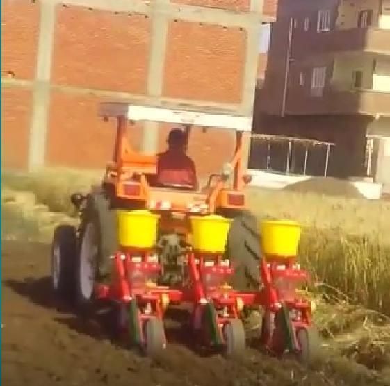 China Good Quality Soybean Precise Planter Maize Seeder 4 Rows for Sale