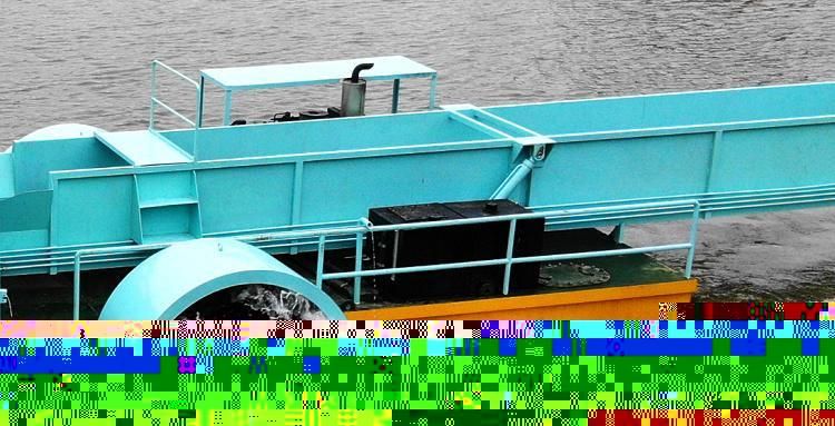 Aquatic Weed Removal Vessel Used in Lake Cleaning