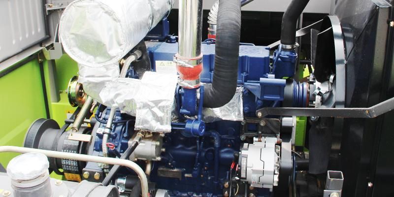 Labor-Saving Operation Hydrostatic Drive Agriculture Machine with Dust Prevention