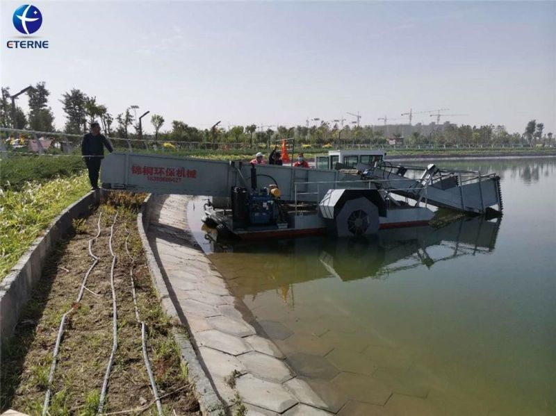 Algae Harvester Vessel / Aquatic Weed Machine Ship