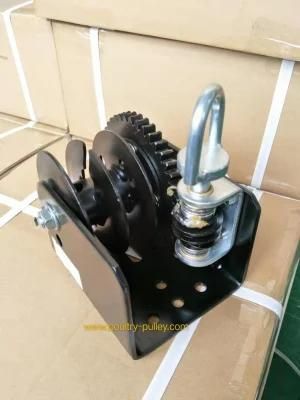 Pulley 3-1/2&quot; Cast Iron with Eye Bolt, Red.