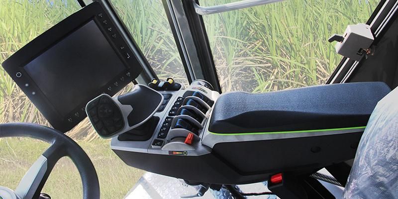 Powerful Driving Force Mini Combine Harvester for Slope Below 10 Field