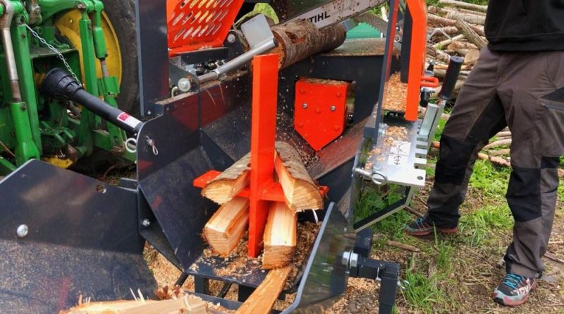 Automatic Hydraulic Gasoline Engine Powered Firewood Processor with Tracked