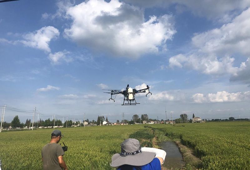 26liter Durable Large Flow 6axis Agricultural Spraying/Granule Spreading Drone